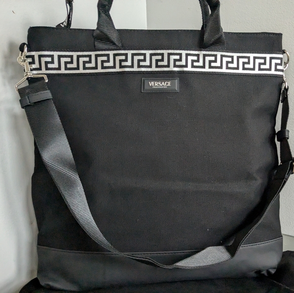 Versace - Picture 3 of 14